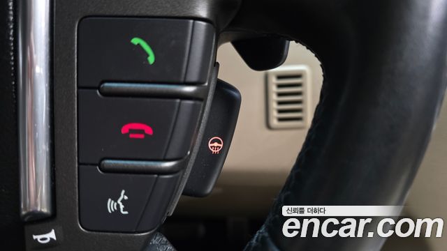Land Rover Discovery 2016 — photo 33