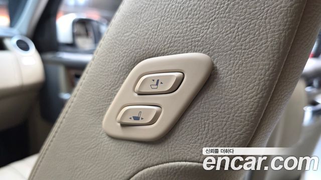 Land Rover Discovery 2016 — photo 34