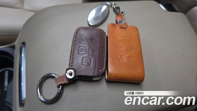 Land Rover Discovery 2016 — photo 35