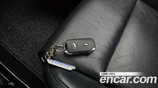 Kia K7 2020 — photo 18