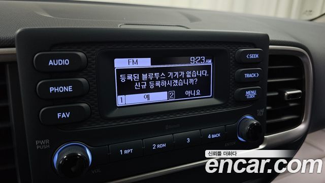 Hyundai Venue 2020 — photo 32
