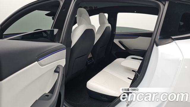 Tesla Model Y 2026 — photo 18