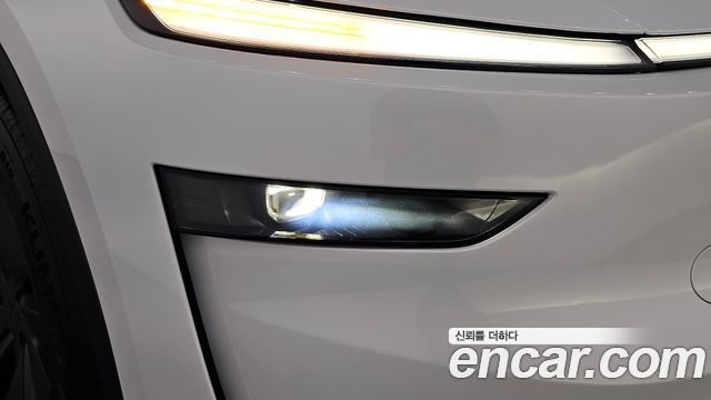 Tesla Model Y 2026 — photo 8