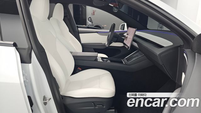 Tesla Model Y 2026 — photo 16