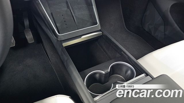 Tesla Model Y 2026 — photo 33