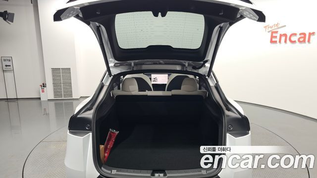 Tesla Model Y 2026 — photo 37