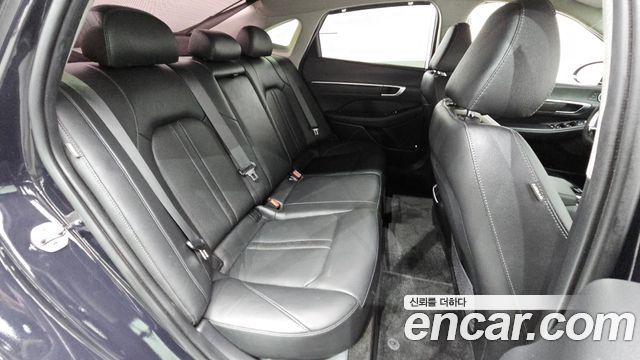 Hyundai Sonata 2023 — photo 11
