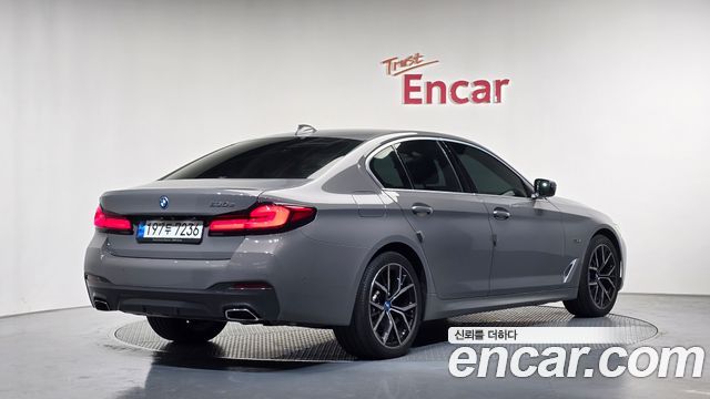 BMW 5-Series 2022 — photo 2