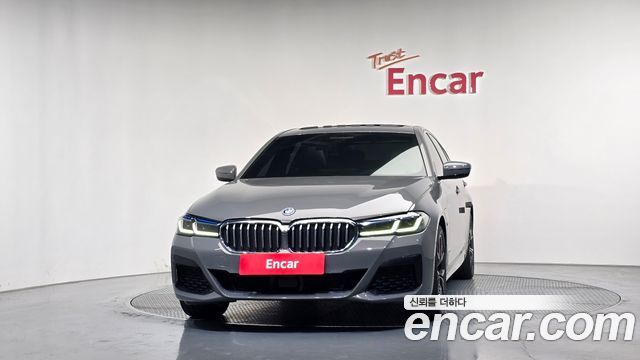 BMW 5-Series 2022 — photo 3