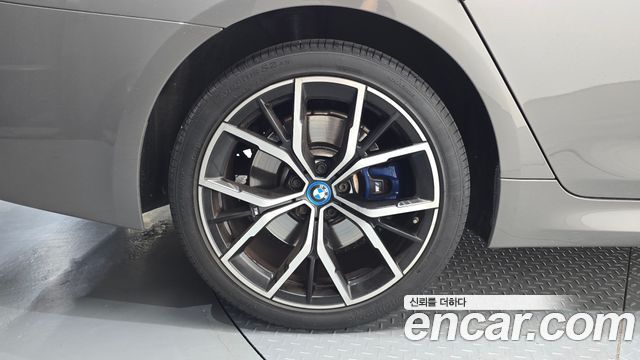 BMW 5-Series 2022 — photo 5