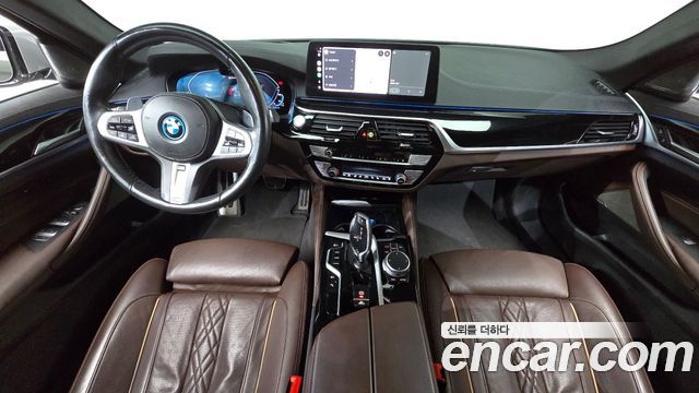 BMW 5-Series 2022 — photo 7