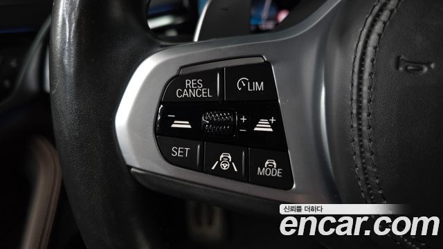 BMW 5-Series 2022 — photo 15