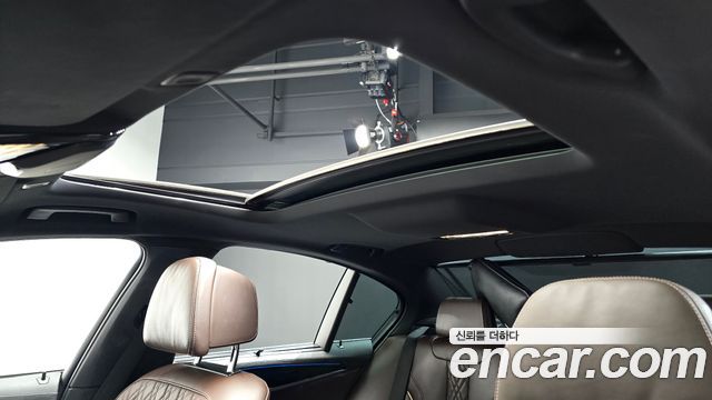 BMW 5-Series 2022 — photo 16