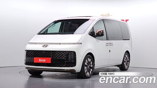 Hyundai Staria 2023 — photo 1