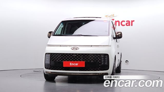 Hyundai Staria 2023 — photo 3