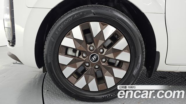 Hyundai Staria 2023 — photo 5