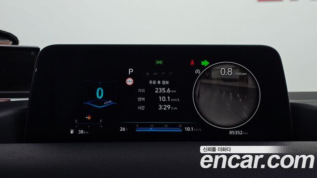 Hyundai Staria 2023 — photo 11