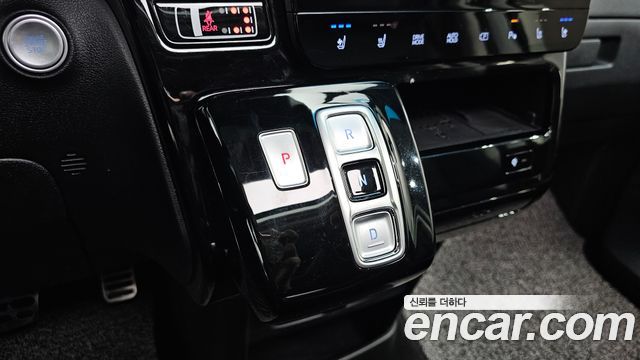 Hyundai Staria 2023 — photo 12