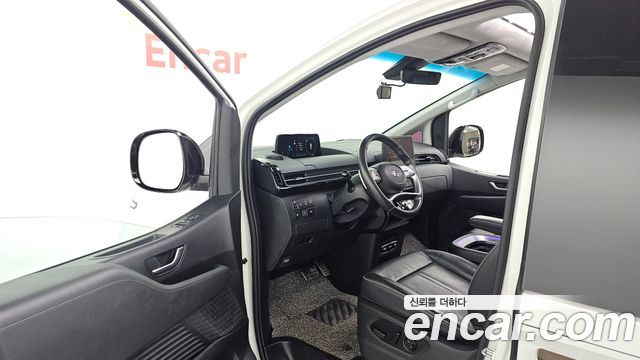 Hyundai Staria 2023 — photo 13