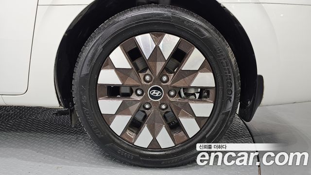 Hyundai Staria 2023 — photo 7