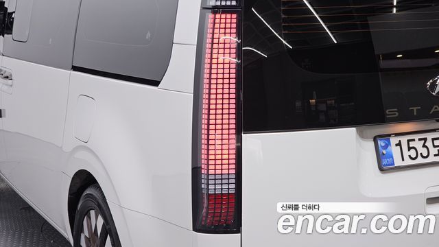 Hyundai Staria 2023 — photo 9