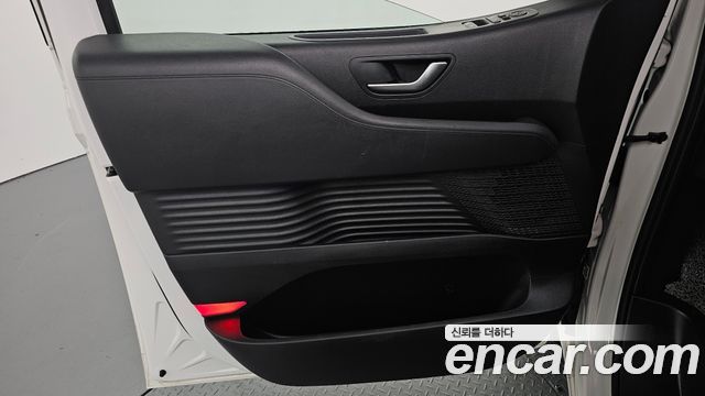 Hyundai Staria 2023 — photo 14