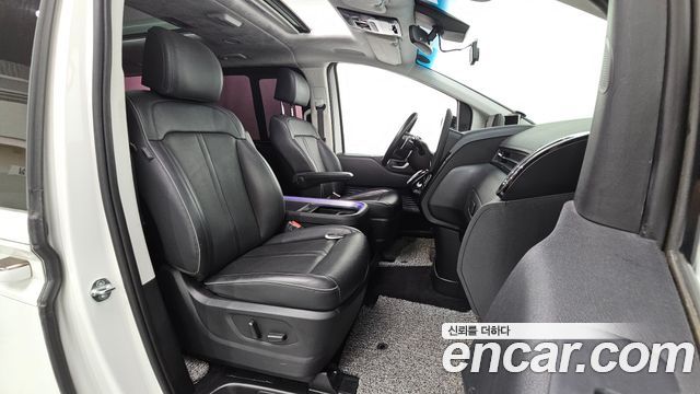 Hyundai Staria 2023 — photo 16