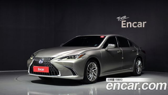 Lexus ES 2022 — photo 1