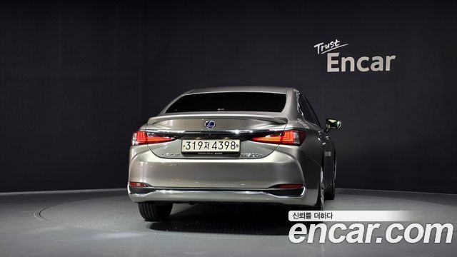Lexus ES 2022 — photo 4
