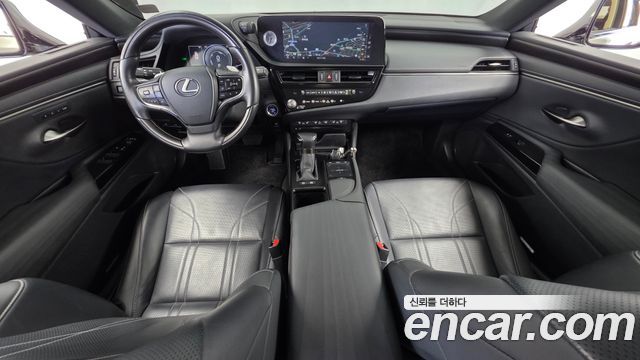 Lexus ES 2022 — photo 10