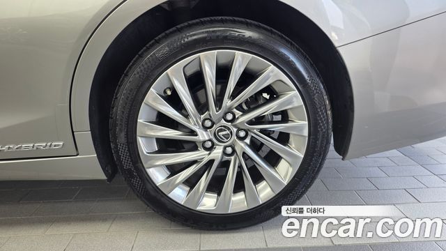 Lexus ES 2022 — photo 7