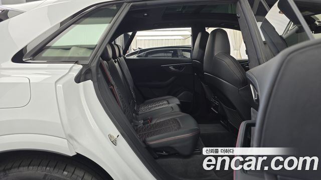 Audi RSQ8 2021 — photo 17