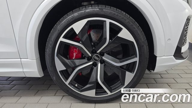 Audi RSQ8 2021 — photo 7