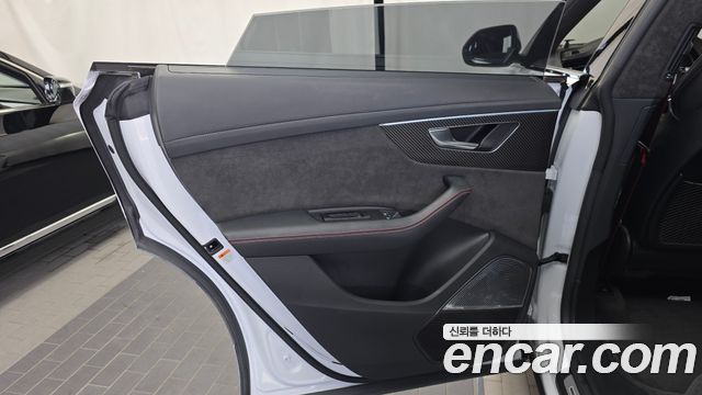 Audi RSQ8 2021 — photo 15