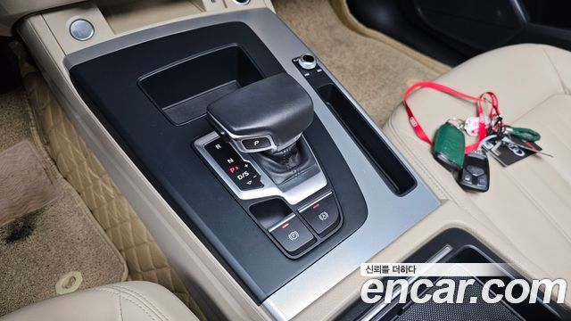 Audi Q5 2022 — photo 12
