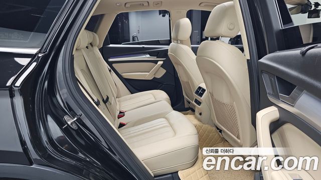 Audi Q5 2022 — photo 17
