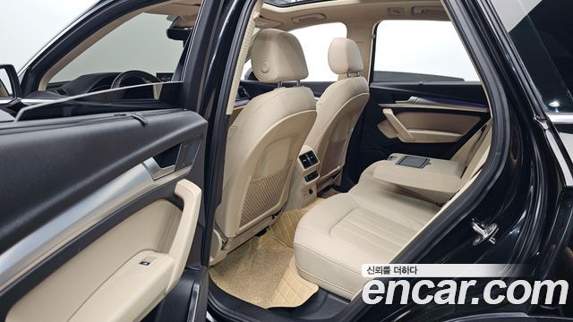 Audi Q5 2022 — photo 18