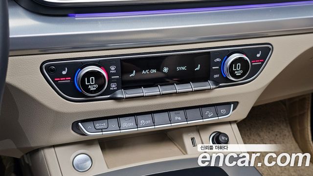 Audi Q5 2022 — photo 28