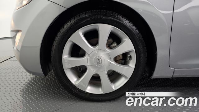 Hyundai AVANTE 2012 — photo 5