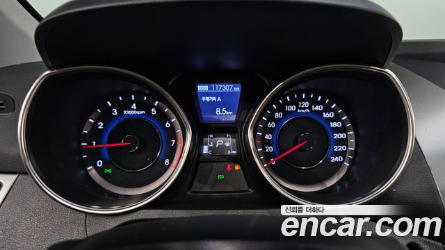 Hyundai AVANTE 2012 — photo 11
