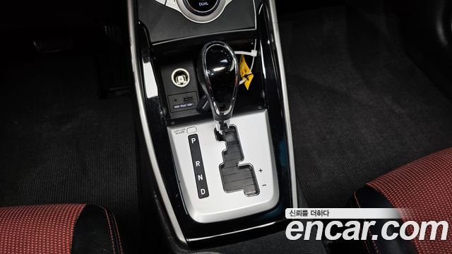 Hyundai AVANTE 2012 — photo 12