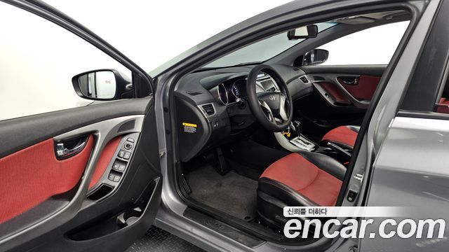 Hyundai AVANTE 2012 — photo 13