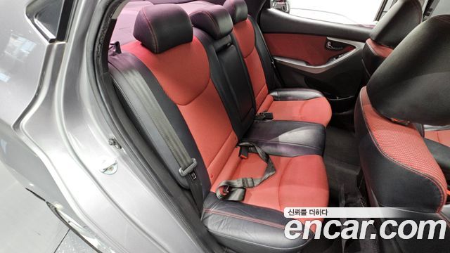 Hyundai AVANTE 2012 — photo 17