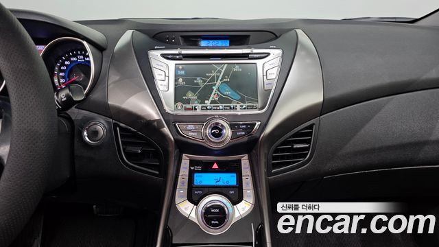 Hyundai AVANTE 2012 — photo 19