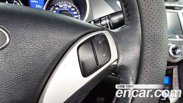 Hyundai AVANTE 2012 — photo 22