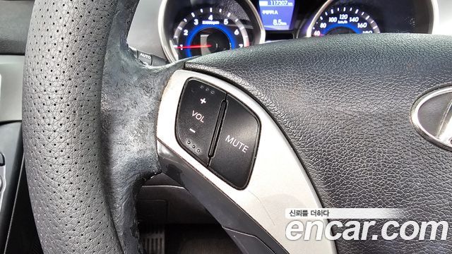 Hyundai AVANTE 2012 — photo 23