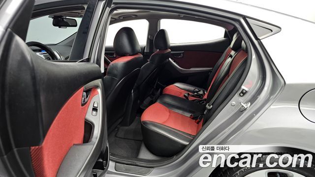 Hyundai AVANTE 2012 — photo 25