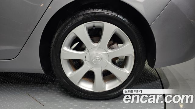 Hyundai AVANTE 2012 — photo 7
