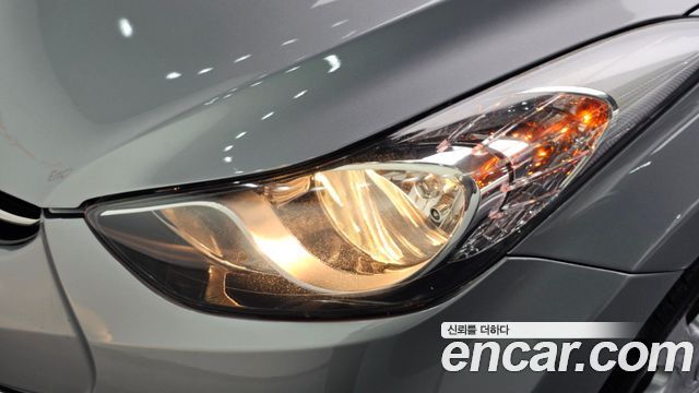 Hyundai AVANTE 2012 — photo 8