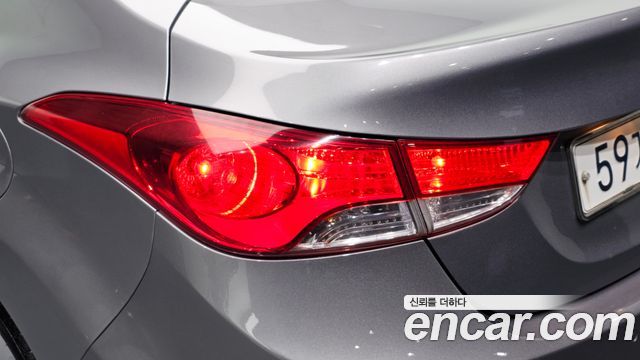 Hyundai AVANTE 2012 — photo 9